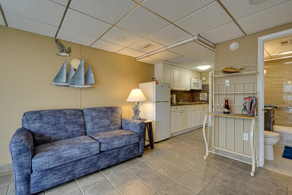 Cozy Oceanfront Condo w/ Pool & Beach Access! House in Wildwood Crest