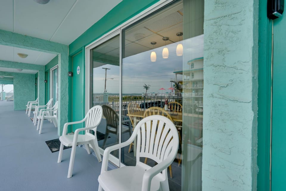 Cozy Oceanfront Condo w/ Pool & Beach Access! House in Wildwood Crest