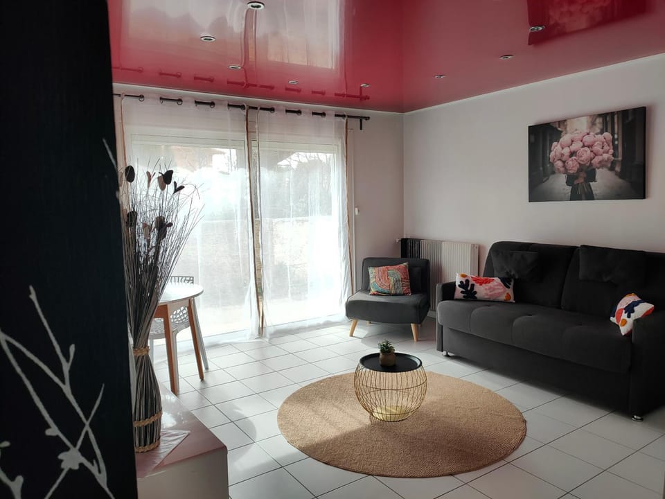 Joli studio les pieds dans l eau avec place de Parking gratuite Apartment in French Riviera