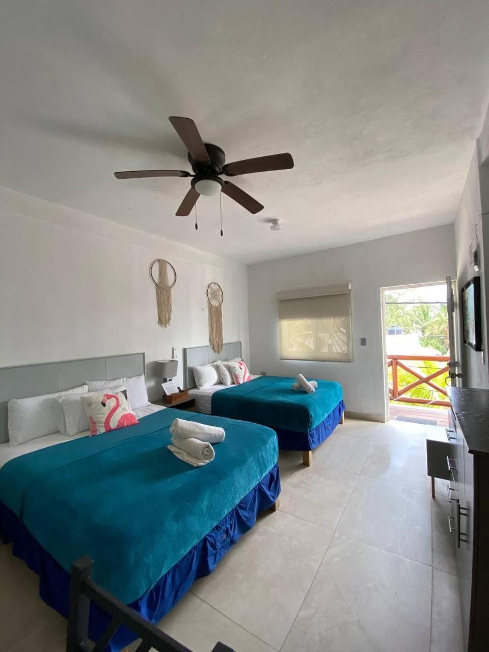 Communal lounge/ TV room, Bed, TV and multimedia, Photo of the whole room, Bedroom