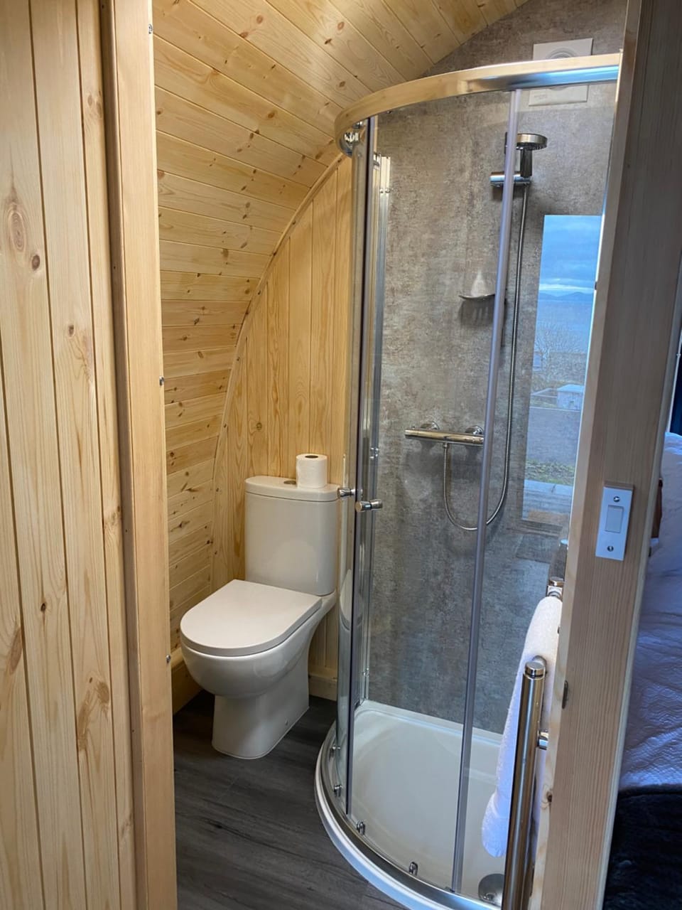 Mallaig Glamping Pods Campground/ 
RV Resort in Scotland