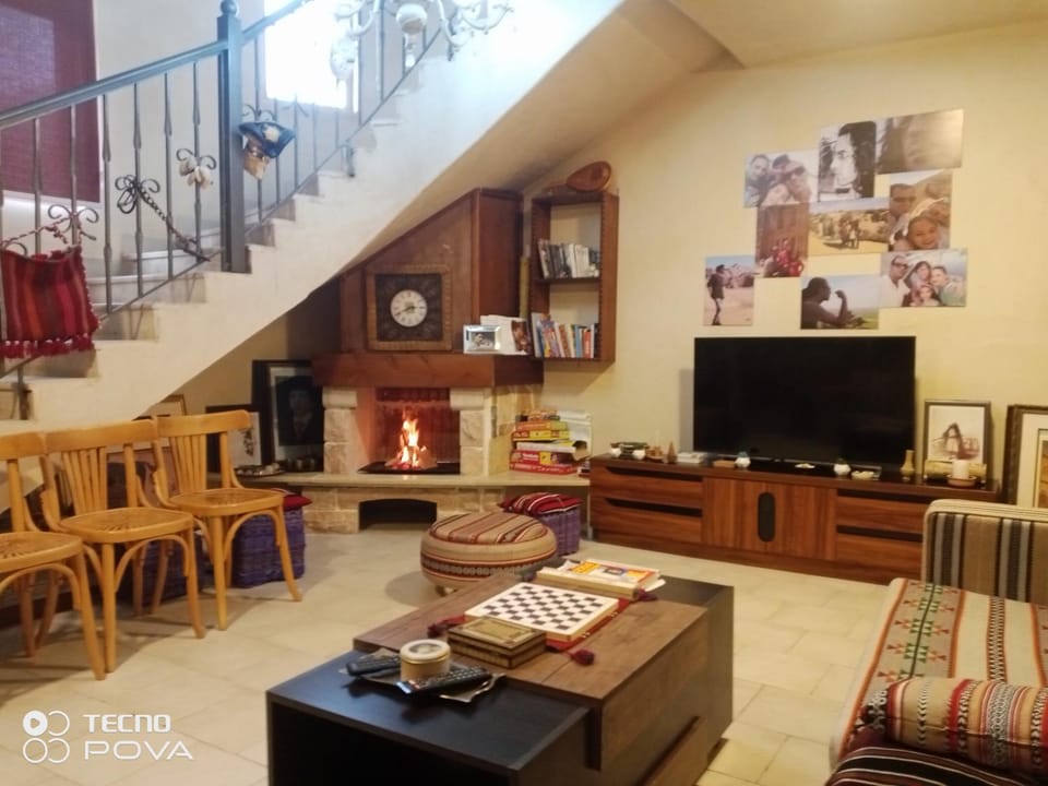 Communal lounge/ TV room, TV and multimedia, Seating area, Evening entertainment