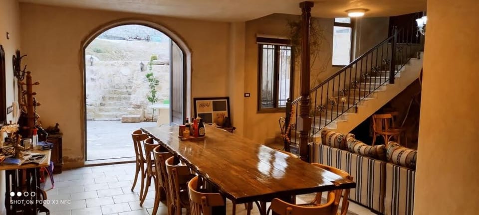 Restaurant/places to eat, Dining area, Breakfast