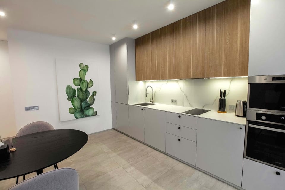 Dining area, kitchen
