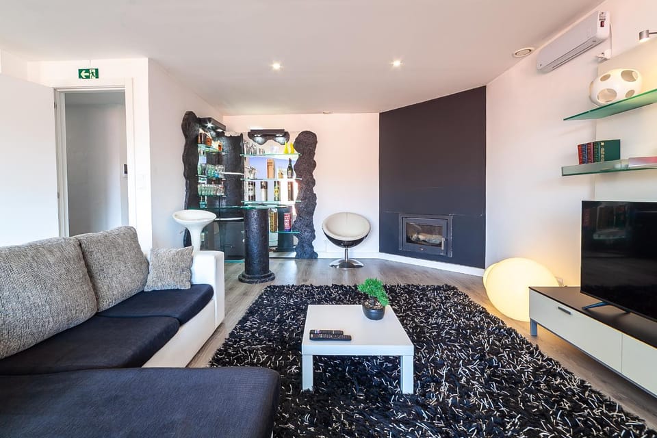TV and multimedia, Living room, fireplace, air conditioner