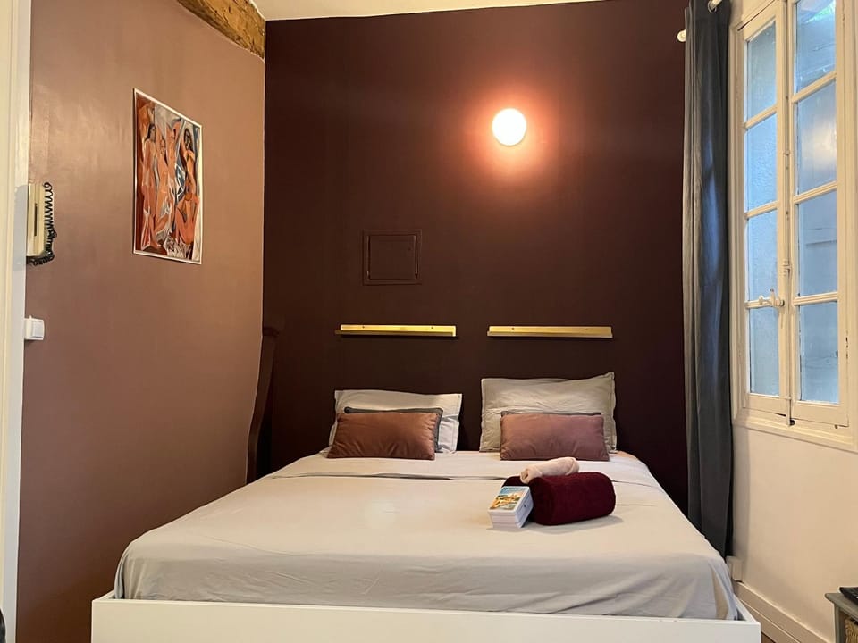 Bed, Bedroom