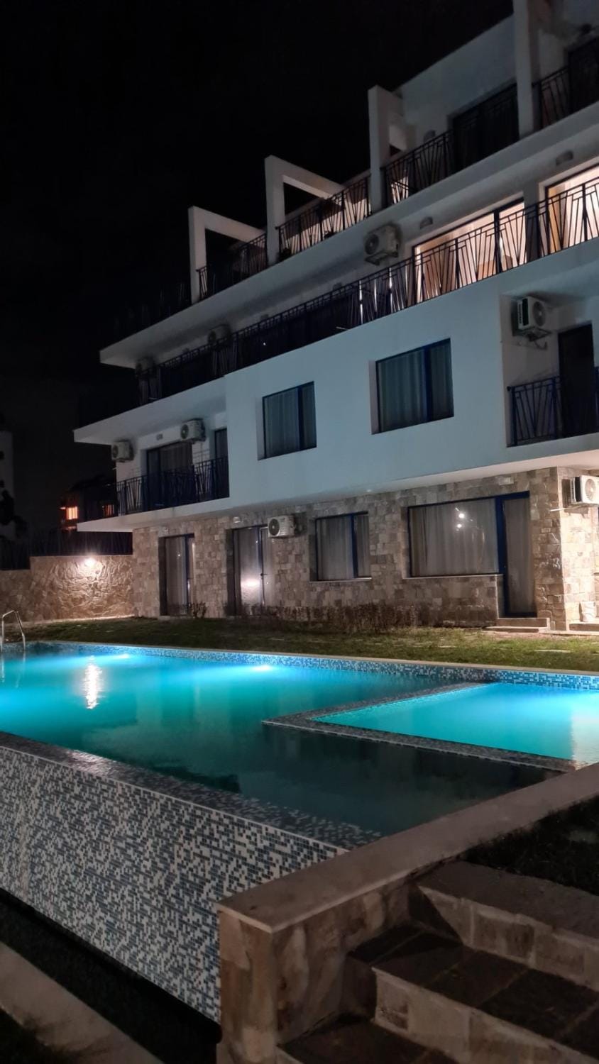 Property building, Swimming pool