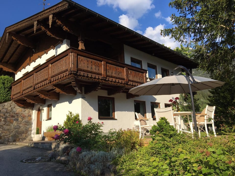 Facade/entrance, Lake view, Mountain view