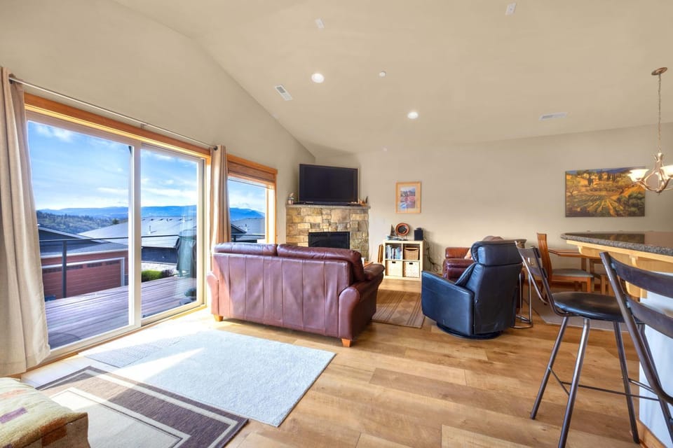 River Scene - Great Views! 30 day minimum required home House in White Salmon
