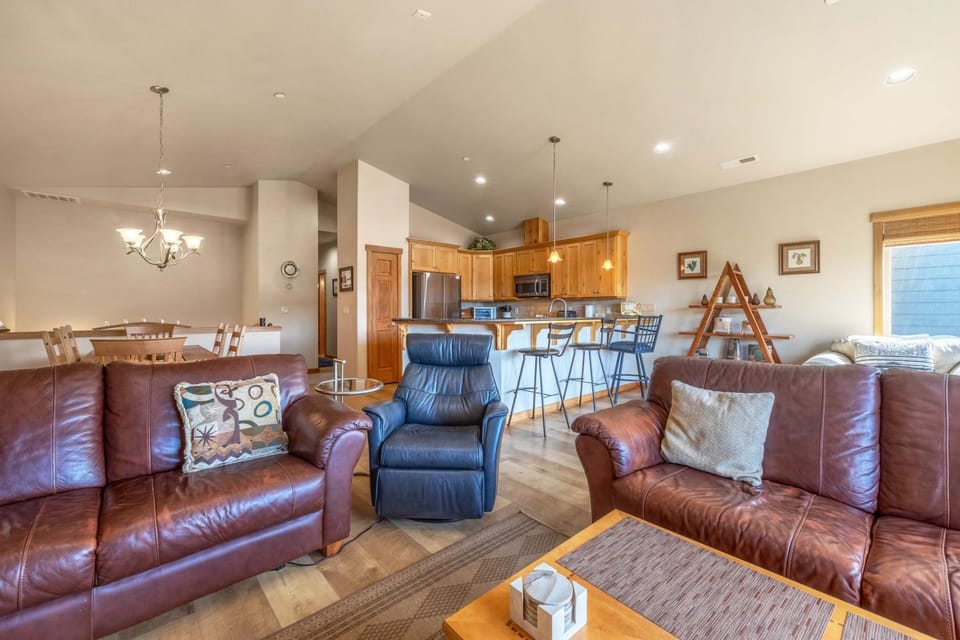 River Scene - Great Views! 30 day minimum required home House in White Salmon