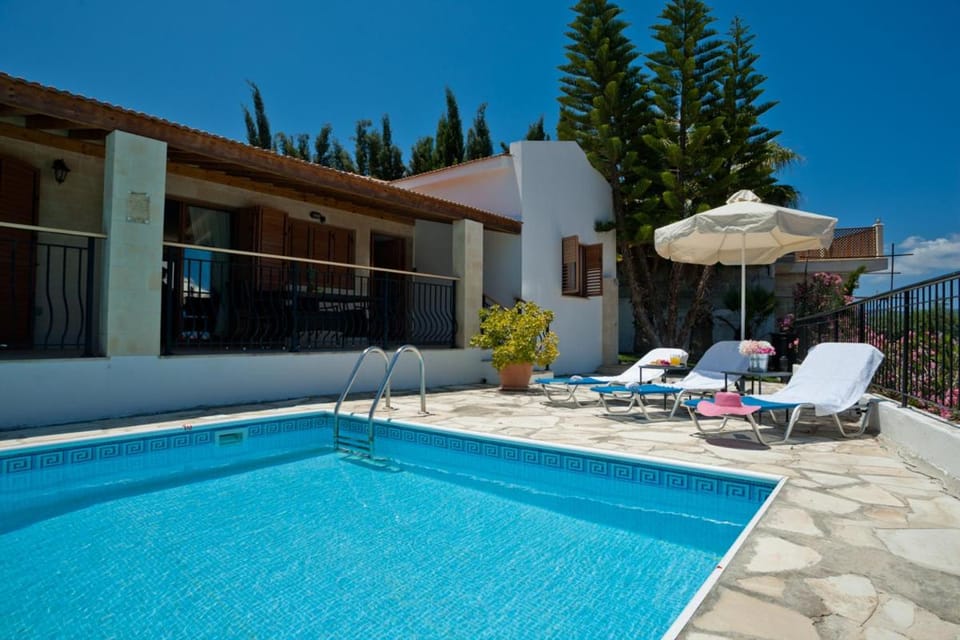 Amalia Villa Villa in Poli Crysochous