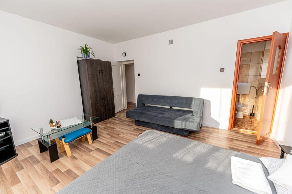 Photo of the whole room, Seating area, Dining area