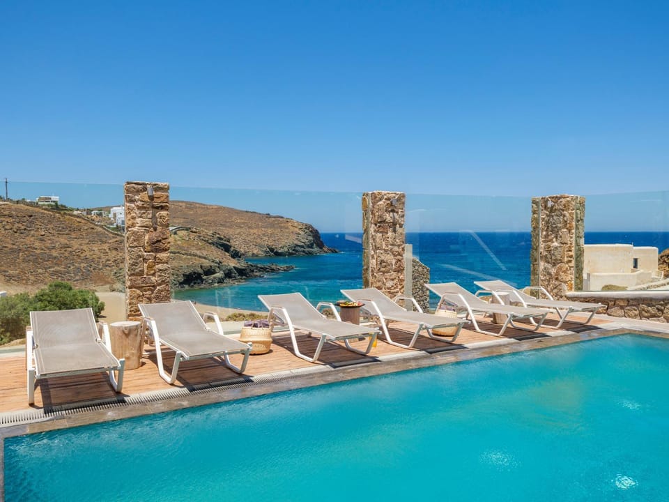 Nearby landmark, Day, Natural landscape, Beach, Mountain view, Pool view, Sea view, Swimming pool, sunbed