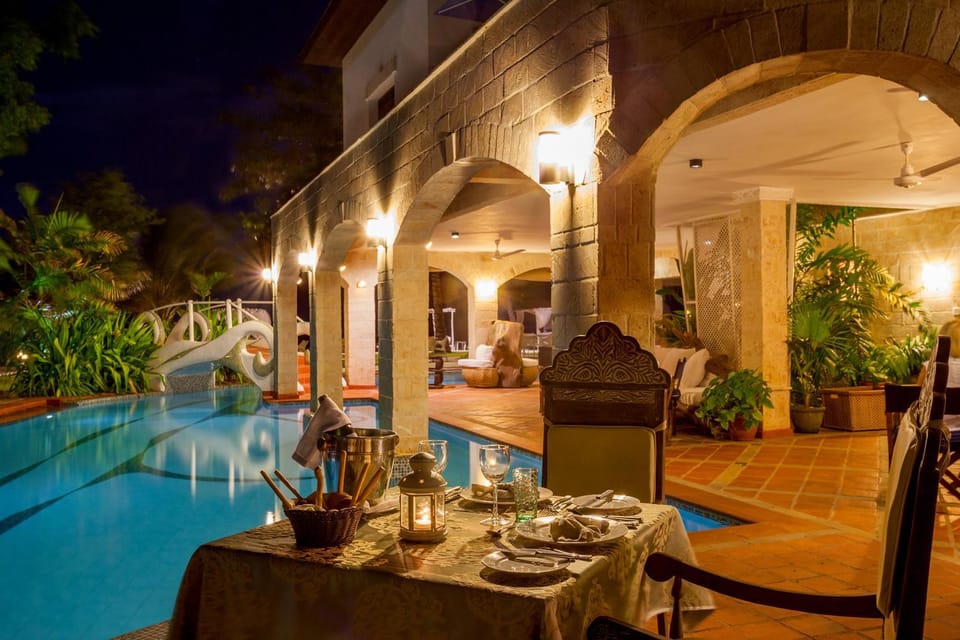 Food and drinks, Swimming pool, Swimming pool
