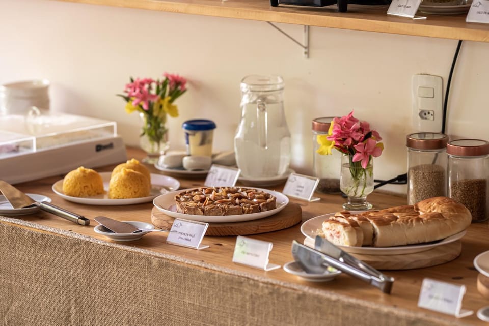 Food and drinks, Breakfast, Continental breakfast, Buffet breakfast