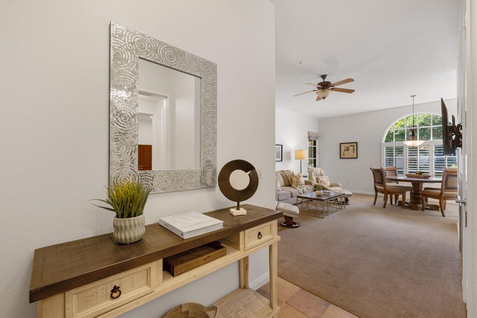 C77-1 Lux 1BD Villa near Clubhouse with all amenities condo Apartment in Indian Wells