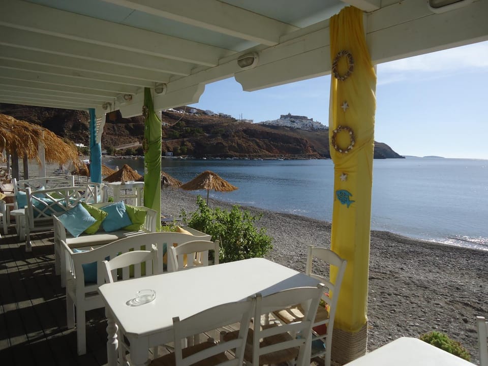 Restaurant/places to eat, Beach, City view, Sea view