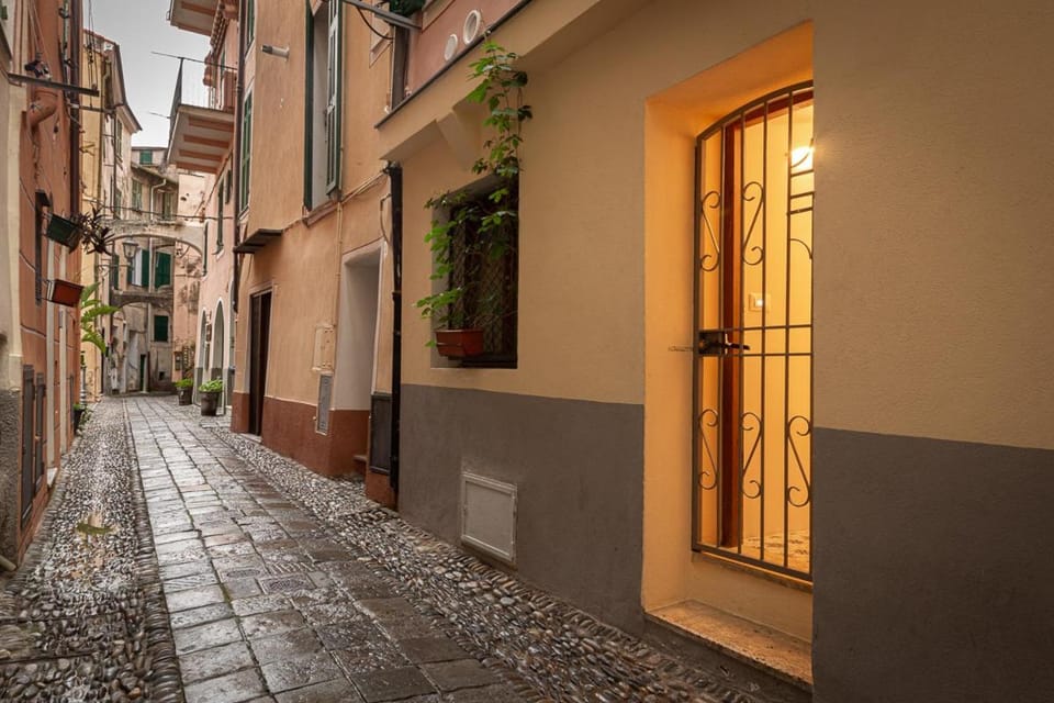 Facade/entrance, Street view