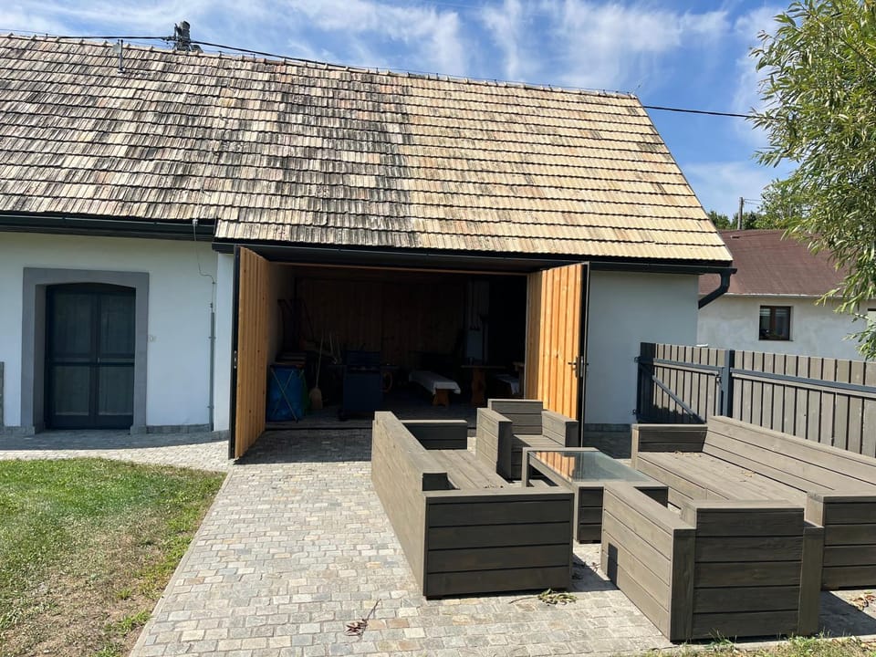 Garden, Seating area