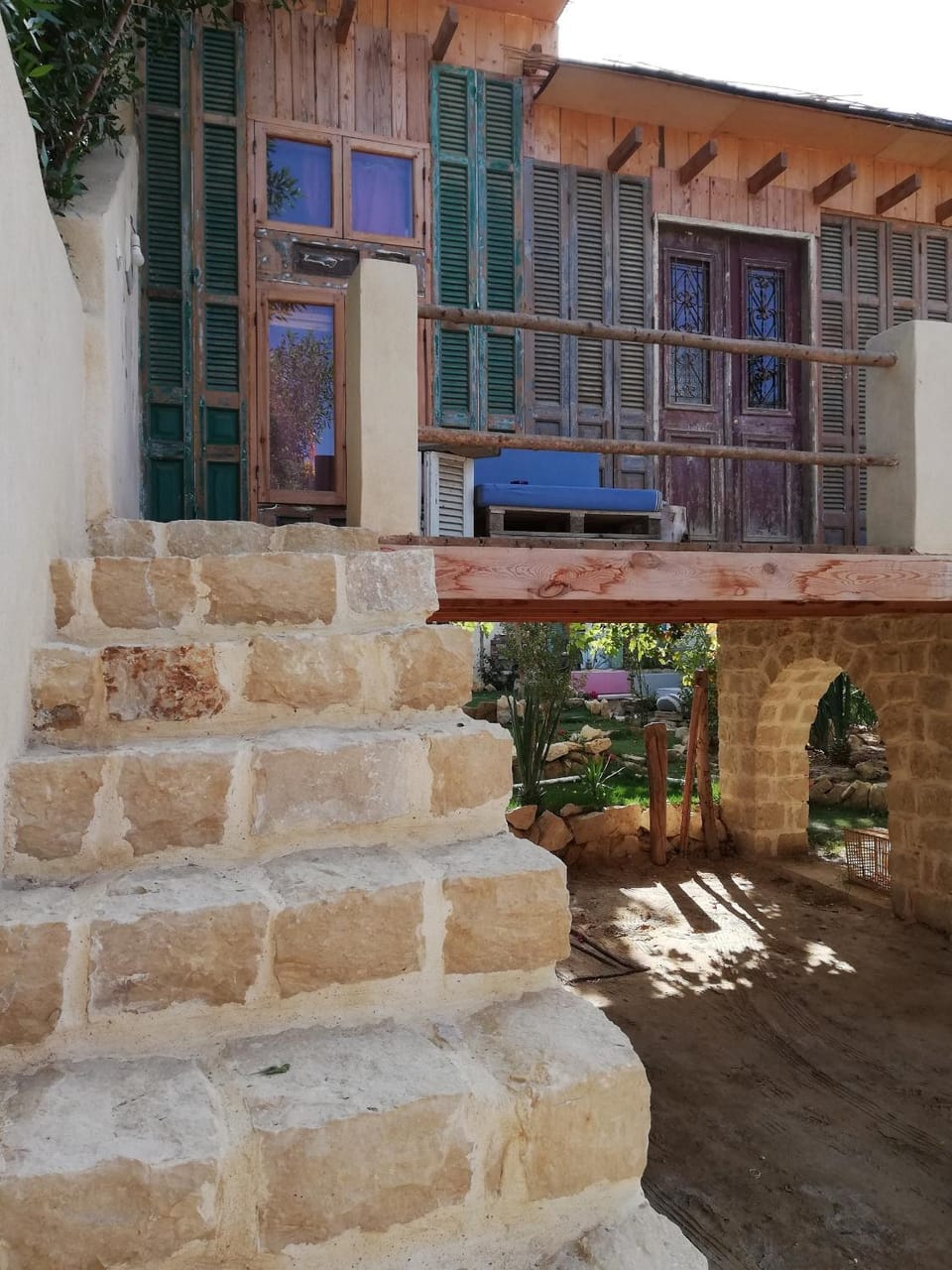 Facade/entrance