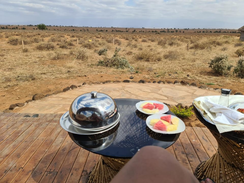 Amanya Tent Sleeps 2 with Mt Views House in Kenya