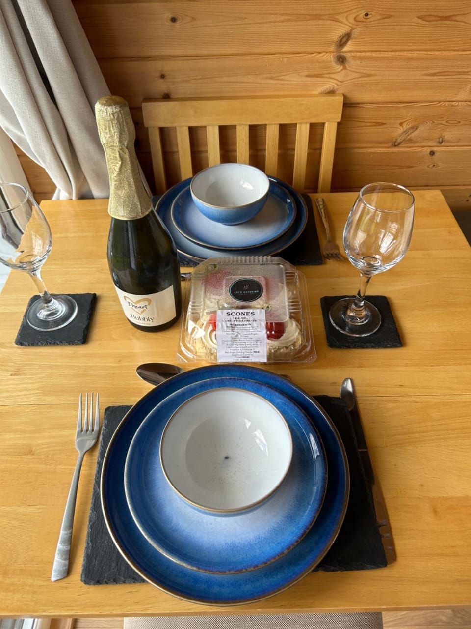 Food and drinks, Dining area, Alcoholic drinks