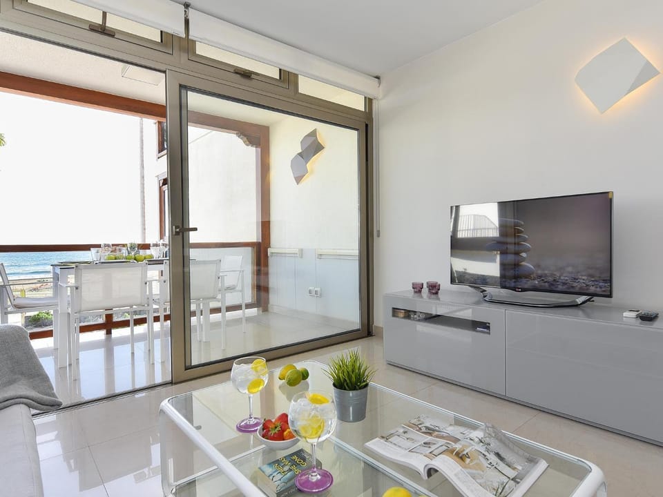 TV and multimedia, Living room, Sea view