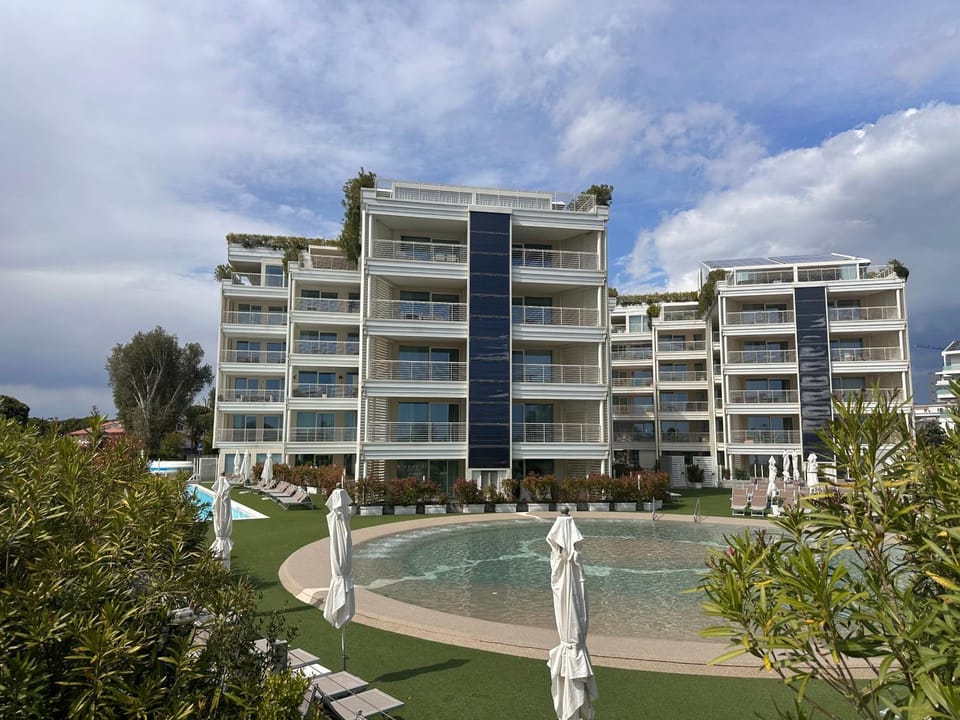 Property building, Swimming pool