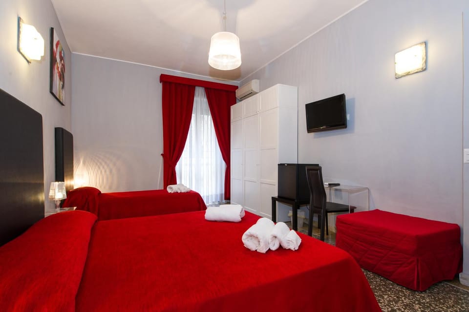 Bed, Photo of the whole room