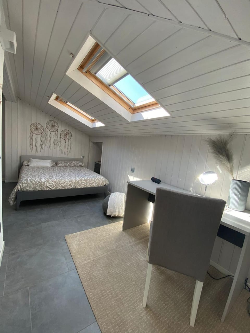 Seating area, Bedroom