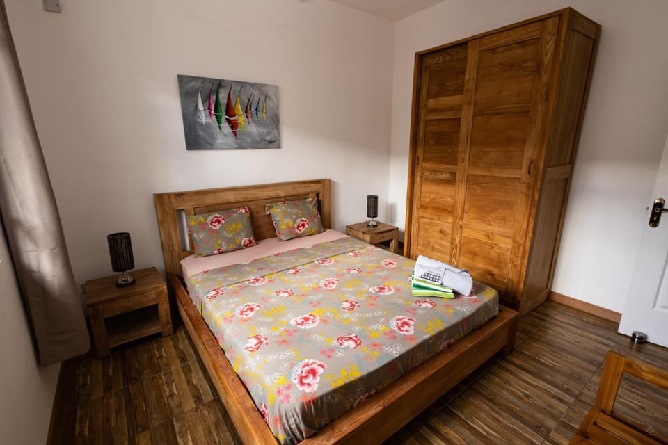 Bed, Photo of the whole room, Bedroom, towels, wardrobe