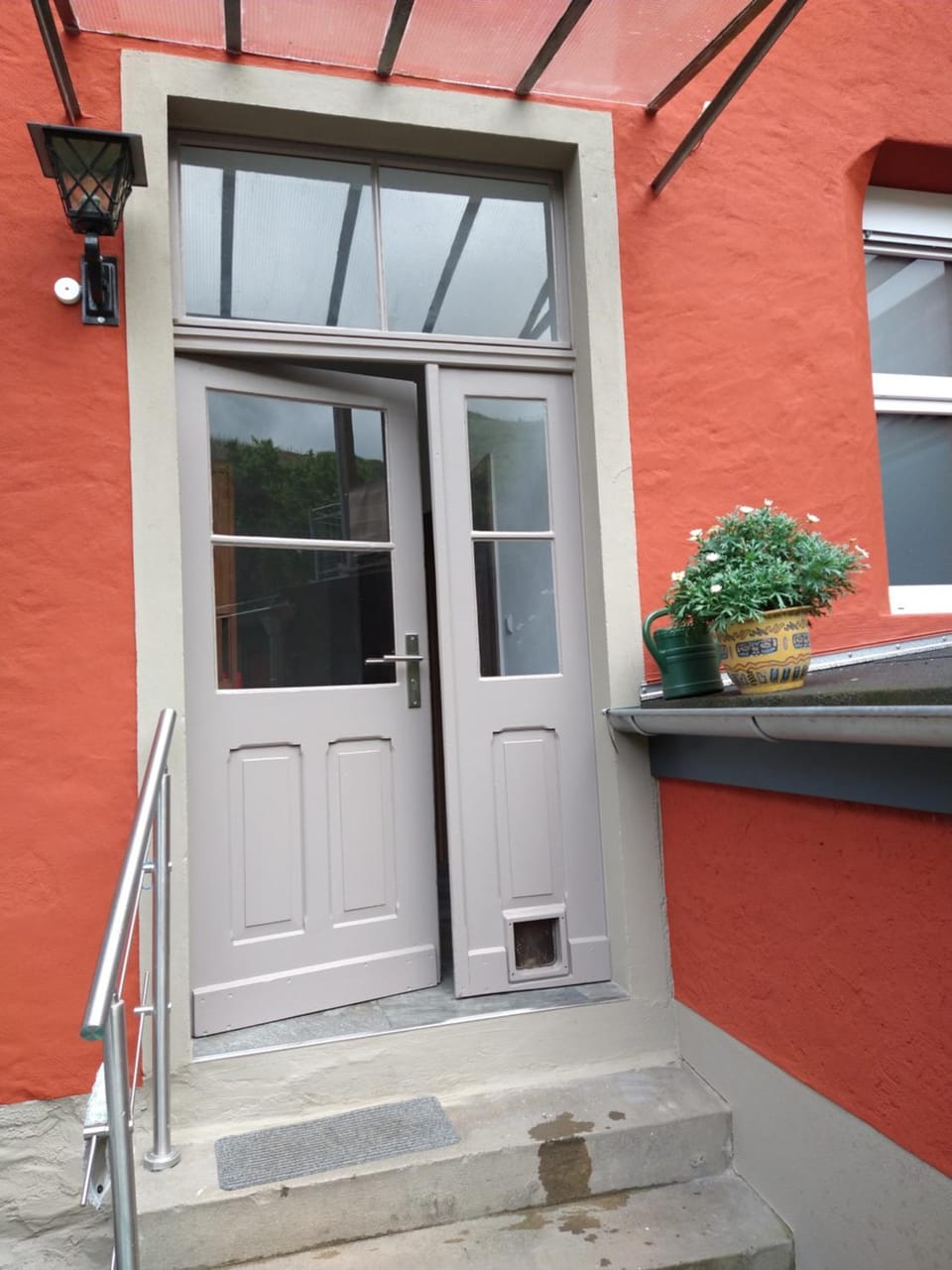 Facade/entrance