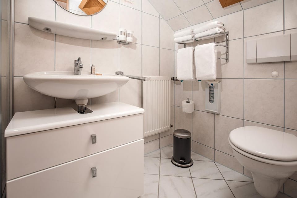 Bathroom, Decorative detail