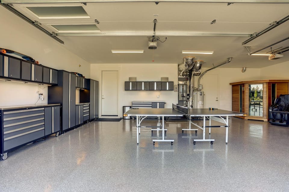 Ruby Peak Spacious & Comfortable Home - 30 day minimum home House in Bend