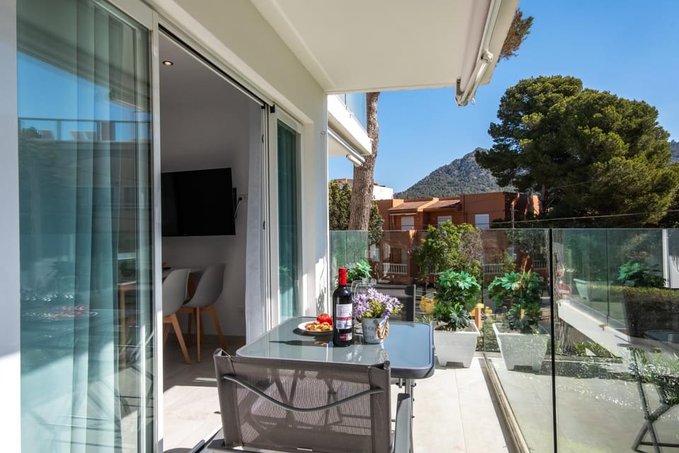 Sunny apartment 1B with balcony & pool in canyamel Apartment in Llevant