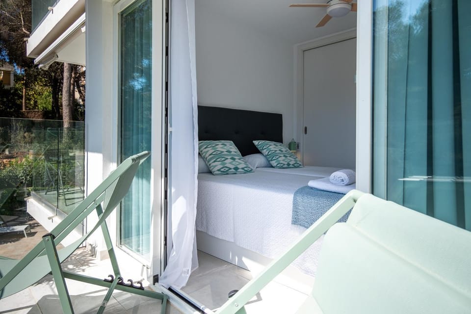 Sunny apartment 1B with balcony & pool in canyamel Apartment in Llevant