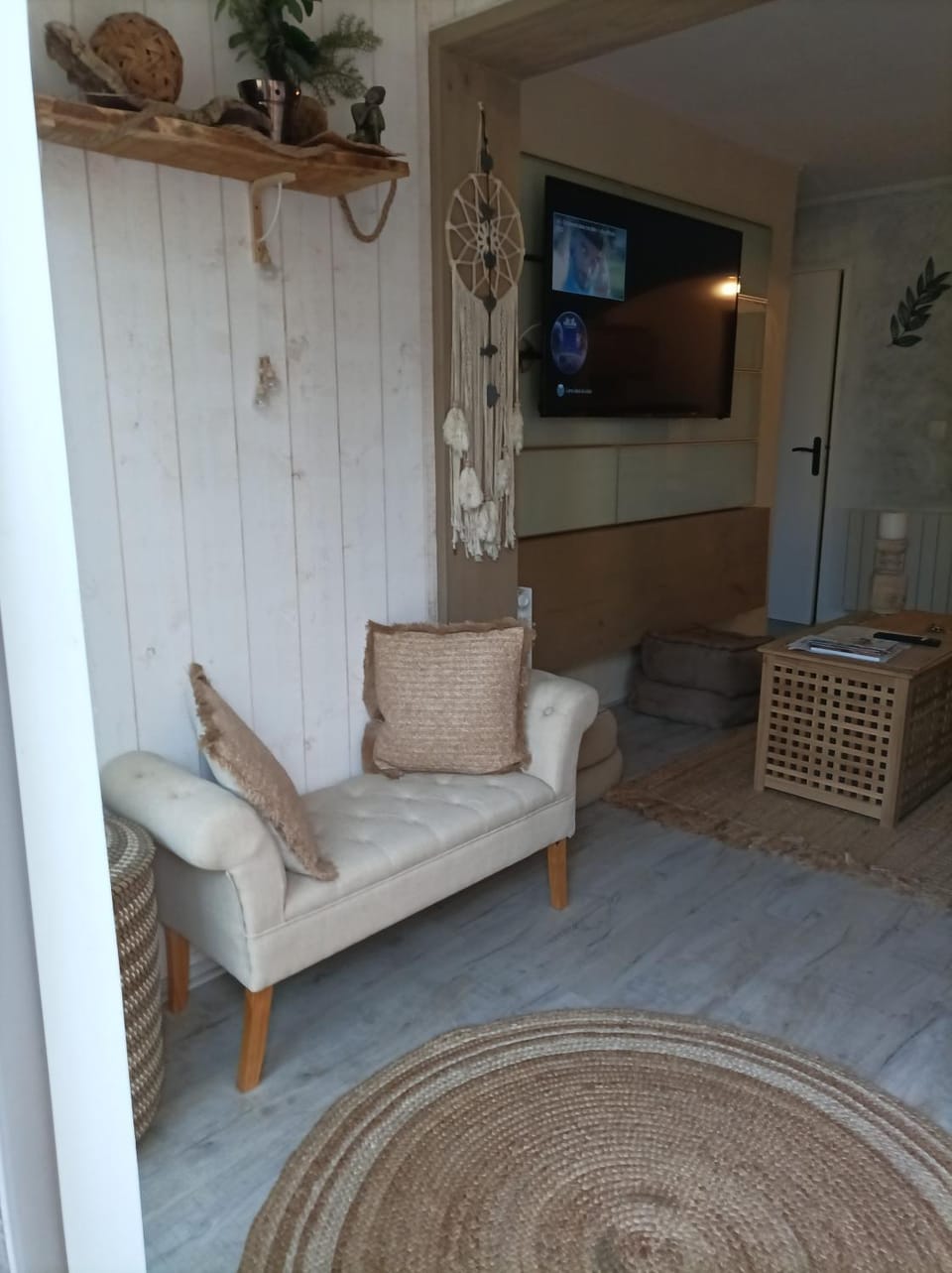 Escapade Cocooning résidence avec piscine Rez de jardin Fibre Orange Apartment in Fréjus