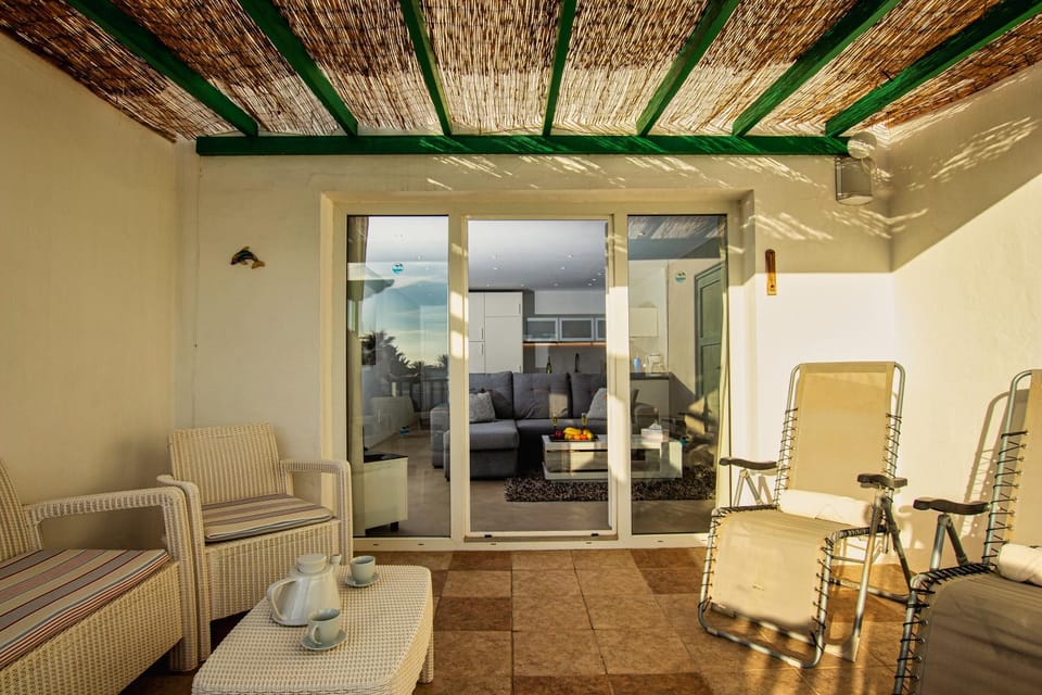 Balcony/Terrace, Living room
