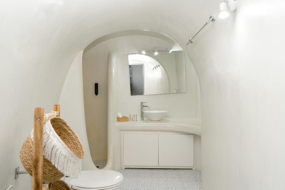 Anemos Fira Caldera View Bed and Breakfast in Thera