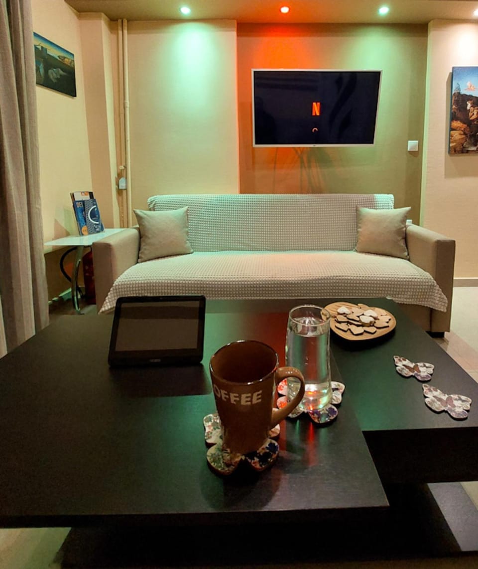 TV and multimedia, Living room, Seating area