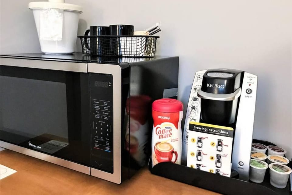 Windtower Lodge Queen Bed Suite-UGParking&Walking2DT Apartment in Canmore