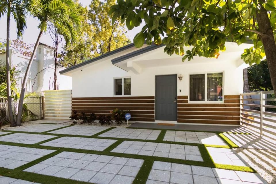 Casa Madeira 2@ the heart of Miami Design District House in Miami