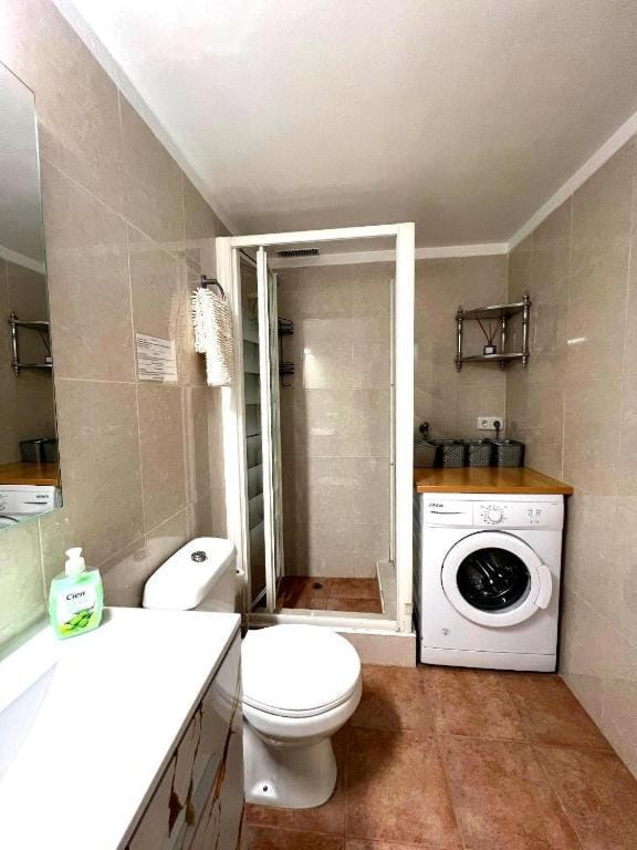 Toilet, Bathroom, washing machine