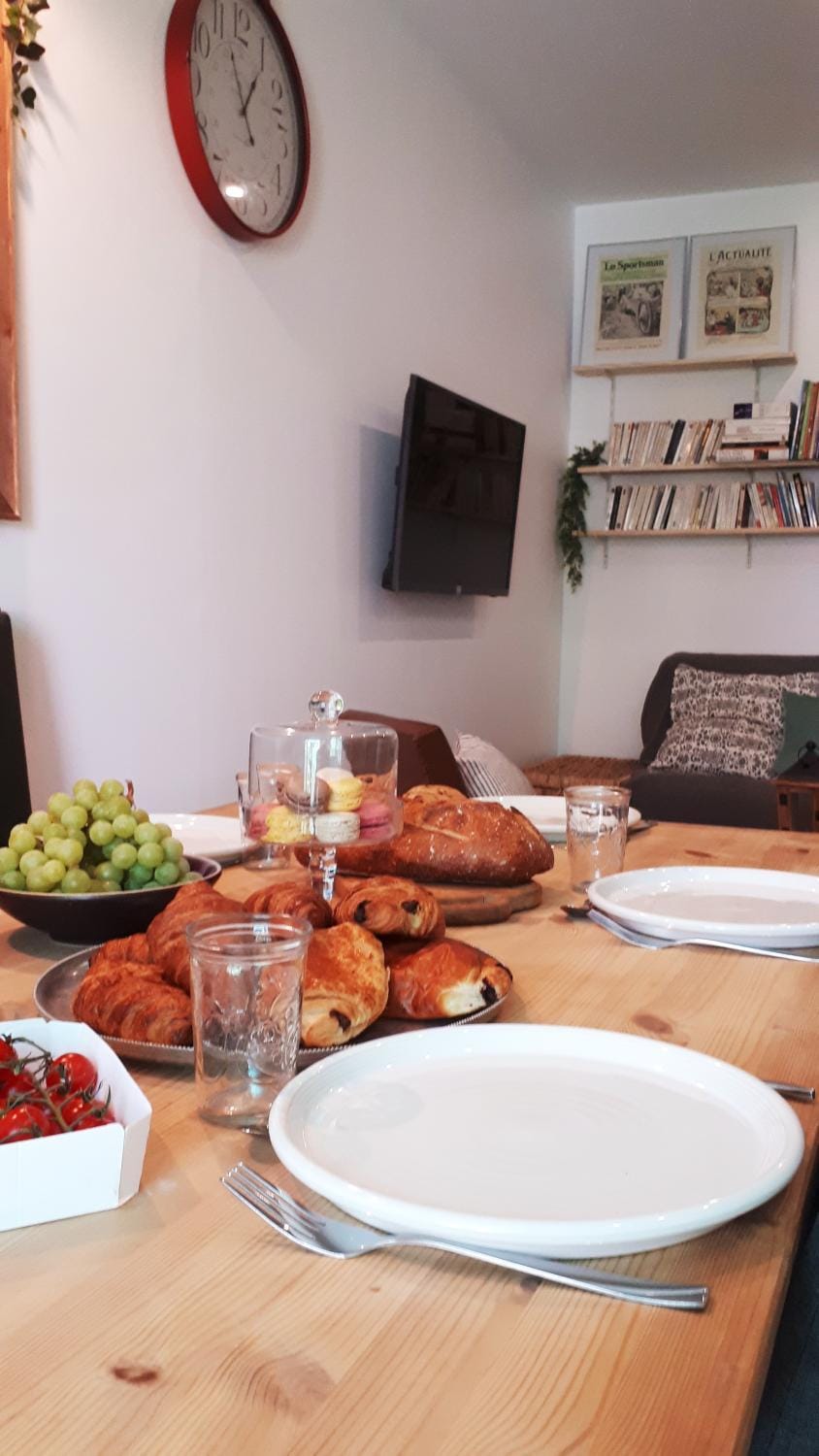 Dining area, Breakfast
