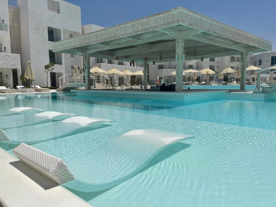 Lounge or bar, Swimming pool