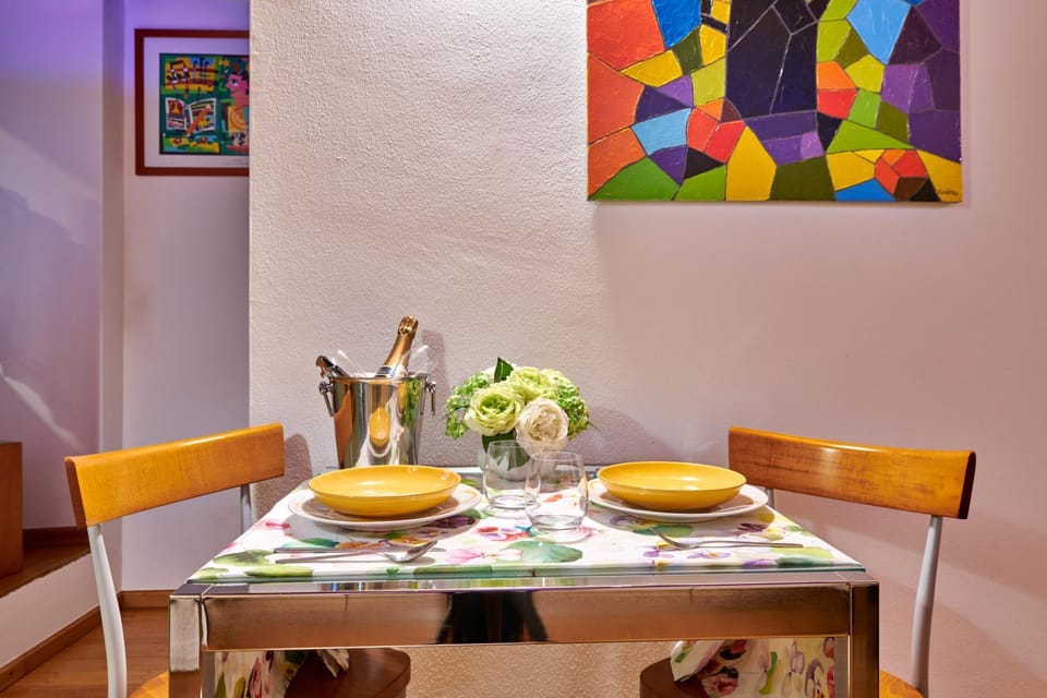 Dining area, dishwasher