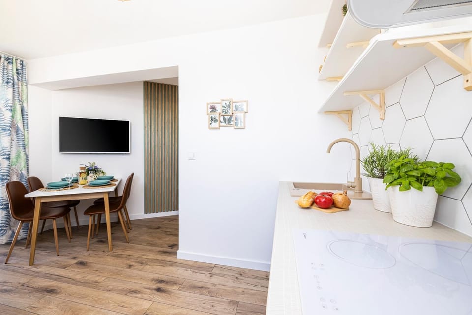 Kitchen or kitchenette, Living room, Dining area