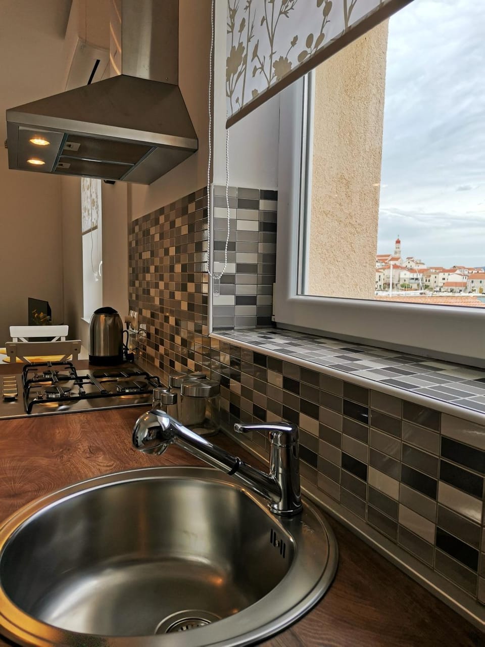 Kitchen or kitchenette, City view, City view, Sea view, Sea view