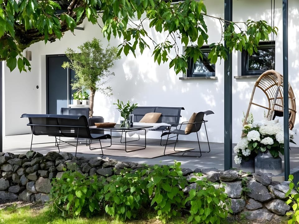 Garden, Seating area, Garden view