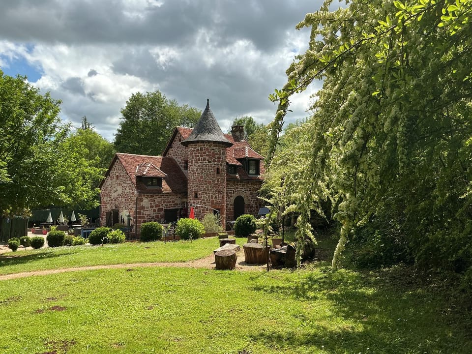 Maison de prestige ,jakuzzi ,piscine ,collonges la rouge Villa in Nouvelle-Aquitaine
